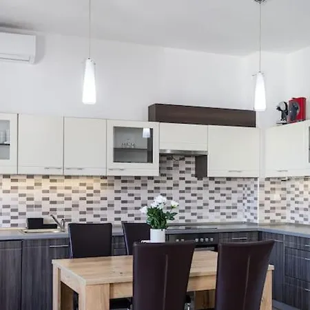 Venus - Szimpla Kert Penthouse Lägenhet