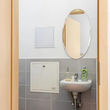 Venus - Szimpla Kert Penthouse Budapest