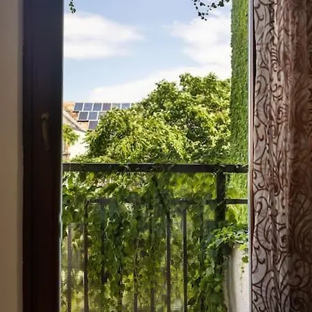 Venus - Szimpla Kert Penthouse Appartement