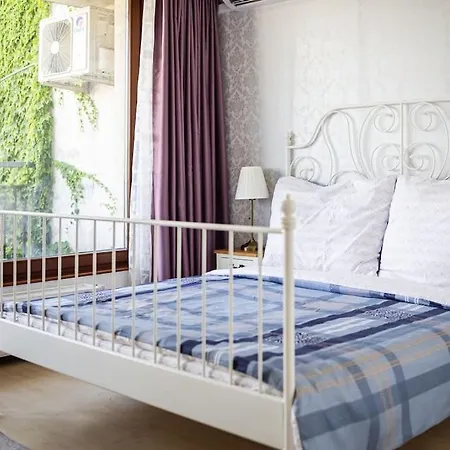 Venus - Szimpla Kert Penthouse